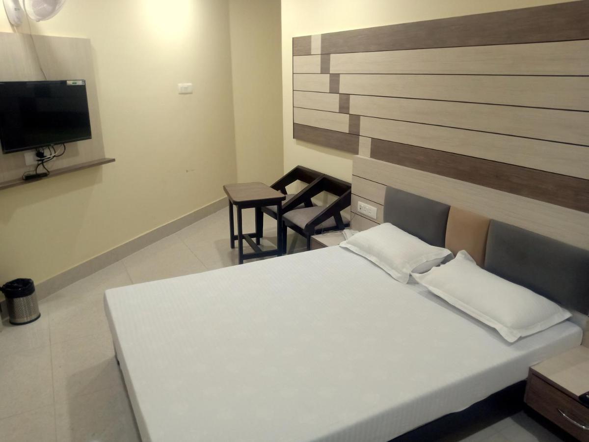 Hotel Shri Gourav Биканер Экстерьер фото